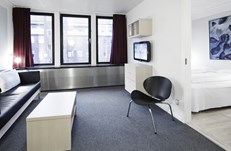 Room 402