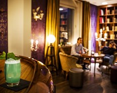 Grand Bar & Lounge