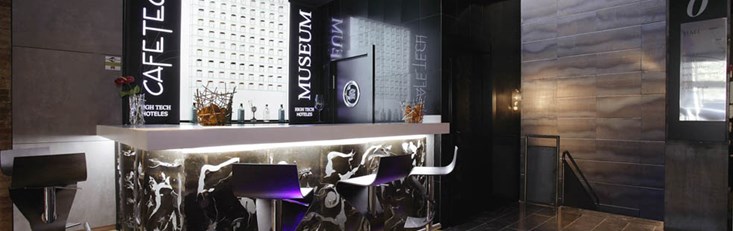 Cosy lobby bar