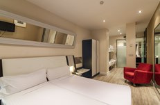 Quintuple Room