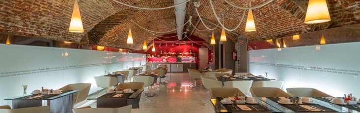 Breakfast area- bar