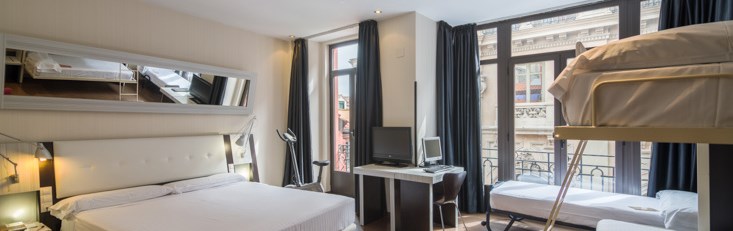 Quintuple Room
