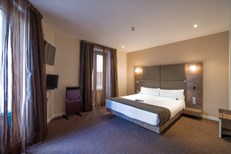 First Hotel Petit Palace Posada del Peine