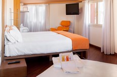 Quintuple Room
