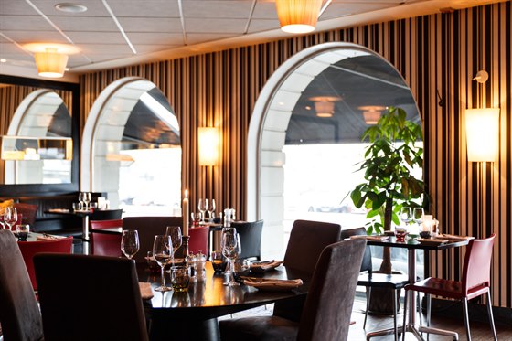 restaurant