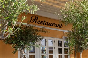 Foldens Hotel restaurant. Bilde.