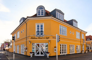 oldens Hotell og kafé utendørs. Bilde.