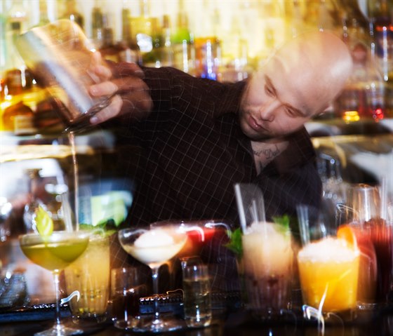 bar