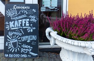 Kafé og juice Foldens Hotel. Bilde.