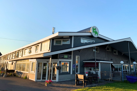 Fasade på Hotel E10 Kiruna. Bilde.