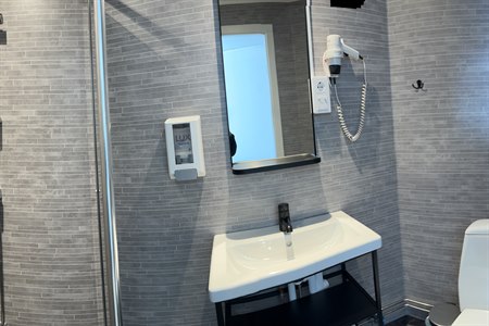 Baderomshotell E10 Kiruna. Bilde.