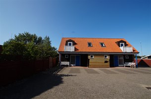 Bildet av utendørs motellrom. Bilde.