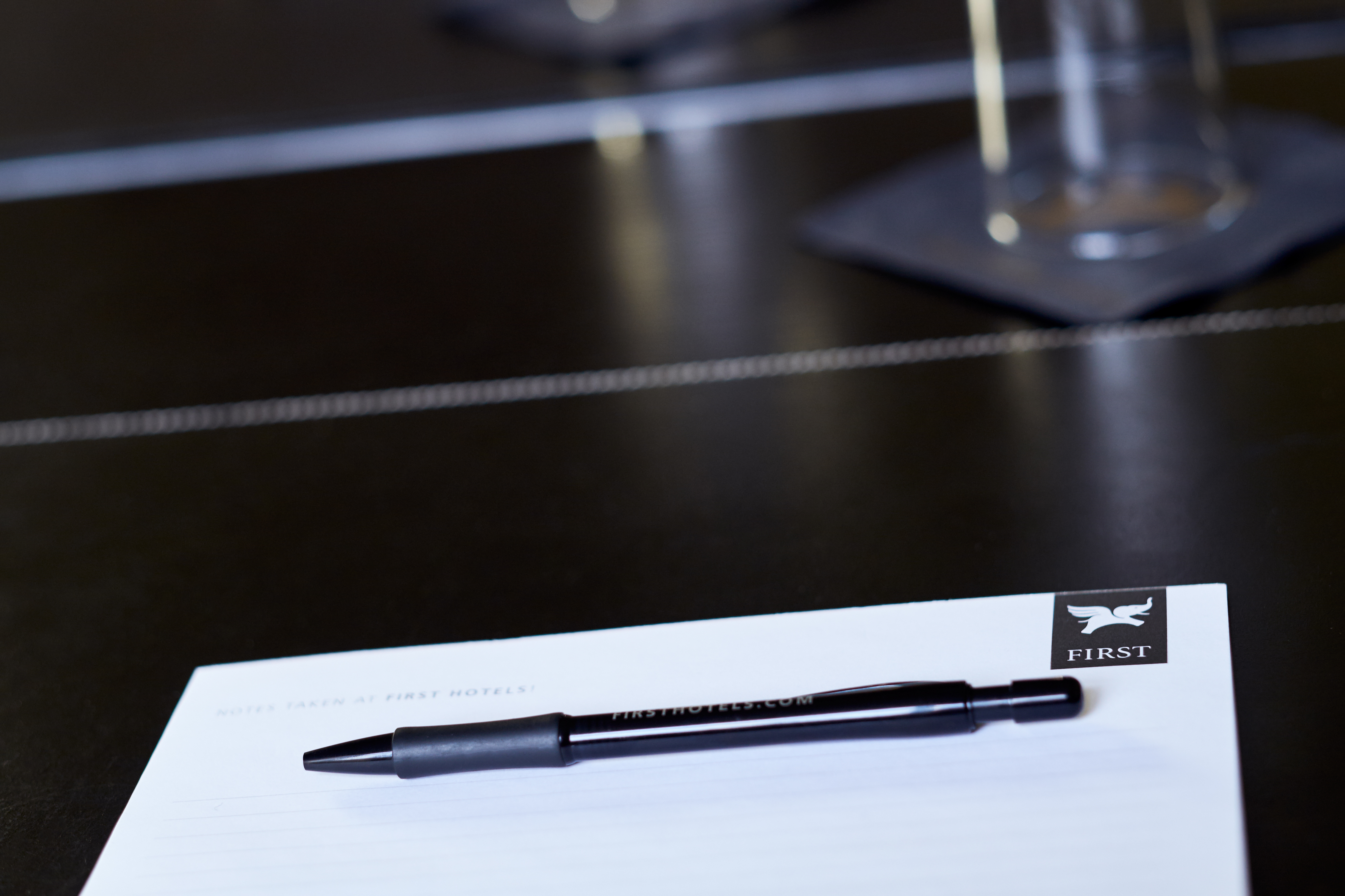 Pen på notisblokk