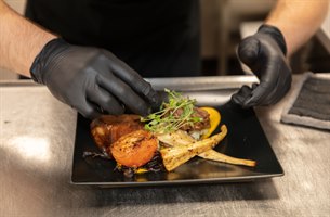 Maten på Brasserie Skagen Hotel. Bilde.