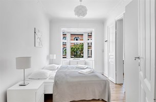 Treroms leilighet Frederiksberg. Bilde.