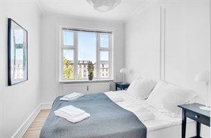 Treroms leilighet Frederiksberg. Bilde.