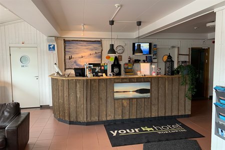 Resepsjon Hotell E10 Kiruna. Bilde.