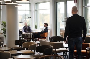 Kantine studiohotellet med fin utsikt. Bilde.
