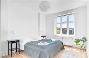 Treroms leilighet Frederiksberg. Bilde.