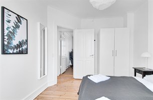 Treroms leilighet Frederiksberg. Bilde.