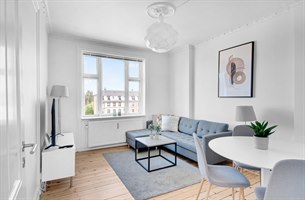 Moderne design stue hotellleilighet. Bilde.