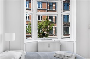 Treroms leilighet Frederiksberg. Bilde.