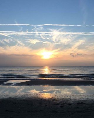 Did you know that we have great beaches within driving distance from Aalborg- Where you can watch a beautiful sunset 🌅 #firsthotel #aalborg #firsthotelaalborg #hotel #travel #summer #sunset #beach #beautiful Picture: courtesy of @mettekkj - 01.08.2024 18:15:30