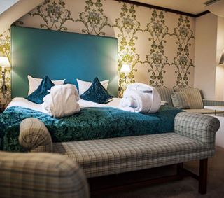 Our Deluxe rooms are the perfect base for your stay in Copenhagen. These rooms include everything from our Superior rooms and offer extra room amenities such as bathrobes, slippers, complimentary snack tray and soft minibar. - 08.05.2024 07:16:34