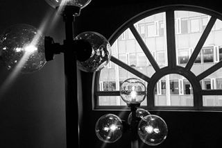 Utsikt fra vårt siste trappetrinn I toppetasjen 🏃 #ålesundkommune. First Hotel Atlantica har 6 etasjer, og I toppetasjen kan du nyte flott utsikt over både byen, brosundet og Ålesund Havn fra flotte rom med balkong 🌇 I #toppetasjen på #hotelatlantica #firsthotels I #aalesund #sentrum like ved #brosundet #visitålesund #sunnmøre #visitsunnmøre #utsikt #ålesundhavn #cruise #cruiseship #sjöutsikt #sjøutsikt #light #bo #booking #room  #hotelroom #travel #reise #opplevelser #konferanse #welcome #velkommen hit til #oss 😊 #yoursecondhomeisfirst #Nybøfoto - 27.07.2024 10:12:25