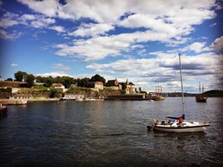 // Aker Brygge truly shines on sunny days ☀️Sightseeing spots, restaurants and shopping, all in one place 😁 only 10 minutes walking distance from the Millennium. #VisitOslo #FirstMillennium #AkerBrygge #akershusfestning #akershusfortress - 28.07.2024 10:01:05