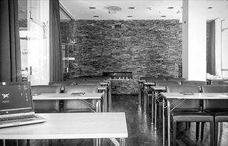 Trenger du konferanse og  møterom sentralt I Ålesund ? 💼 Ring oss gjerne for tilbud på 70 11 73 00, eller kom innom oss for en god prat og en ☕
.
#konferanse #conferences #bo #booking #room #work #hotelatlantica #firsthotels I #bestebyen #sentralt I #fineste #byen på #sunnmøre #aalesund #ålesund #visitsunnmøre #visitålesund #visitnorway #visitscandinavia #bypatrioten #travel #weekend #follow #følgoss gjerne på #instagram 👌#yoursecondhomeisfirst #Nybøfoto - 10.08.2024 07:39:50