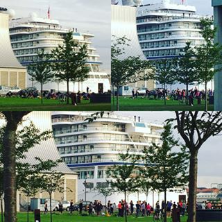 Hvis du er morgenfrisk så kan vi anbefale Morgenyoga i Utzon Parken! 🙏🏻😃 Næste gang er den 15 august klokken 07.00. I dag havde vi endda Viking Sky i baggrunden 🛳🌊 #firsthotel #firsthotelaalborg #hotel #travel #aalborg #yoga #morgenfrisk - 08.08.2024 10:24:10