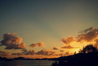 En nydelig kveld I Ålesund 🌇
.
.
#aalesund #ålesund #visitsunnmøre #visitålesund #visitnorway #norway #visitscandinavia #travel #summer #tourism #tourist I #bestebyen midt I #brosundet #bestofnorway #norgerundt #mittnorge #følgoss gjerne på #instagram #hotel #bo #booking #room #hotelroom #møreogromsdal #hotelatlantica #firsthotels #yoursecondhomeisfirst #Nybøfoto - 12.08.2024 19:43:07